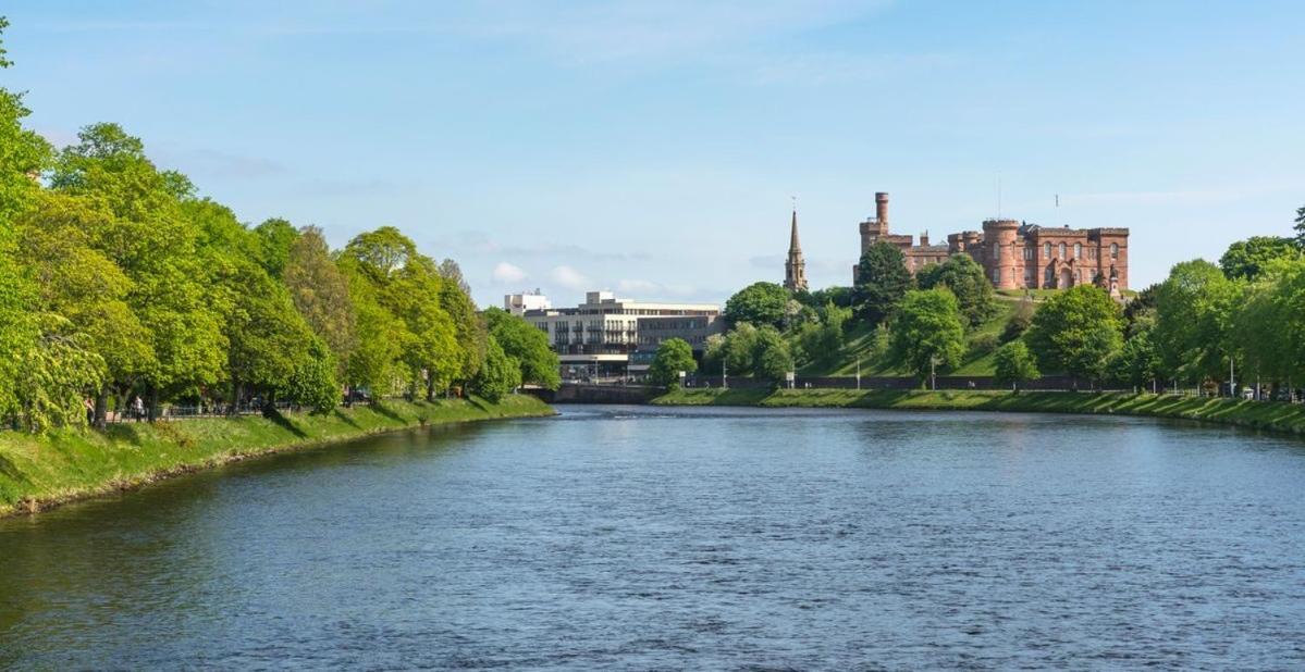 Hedgefield House - Serene Top Floor Flat Inverness Exteriér fotografie
